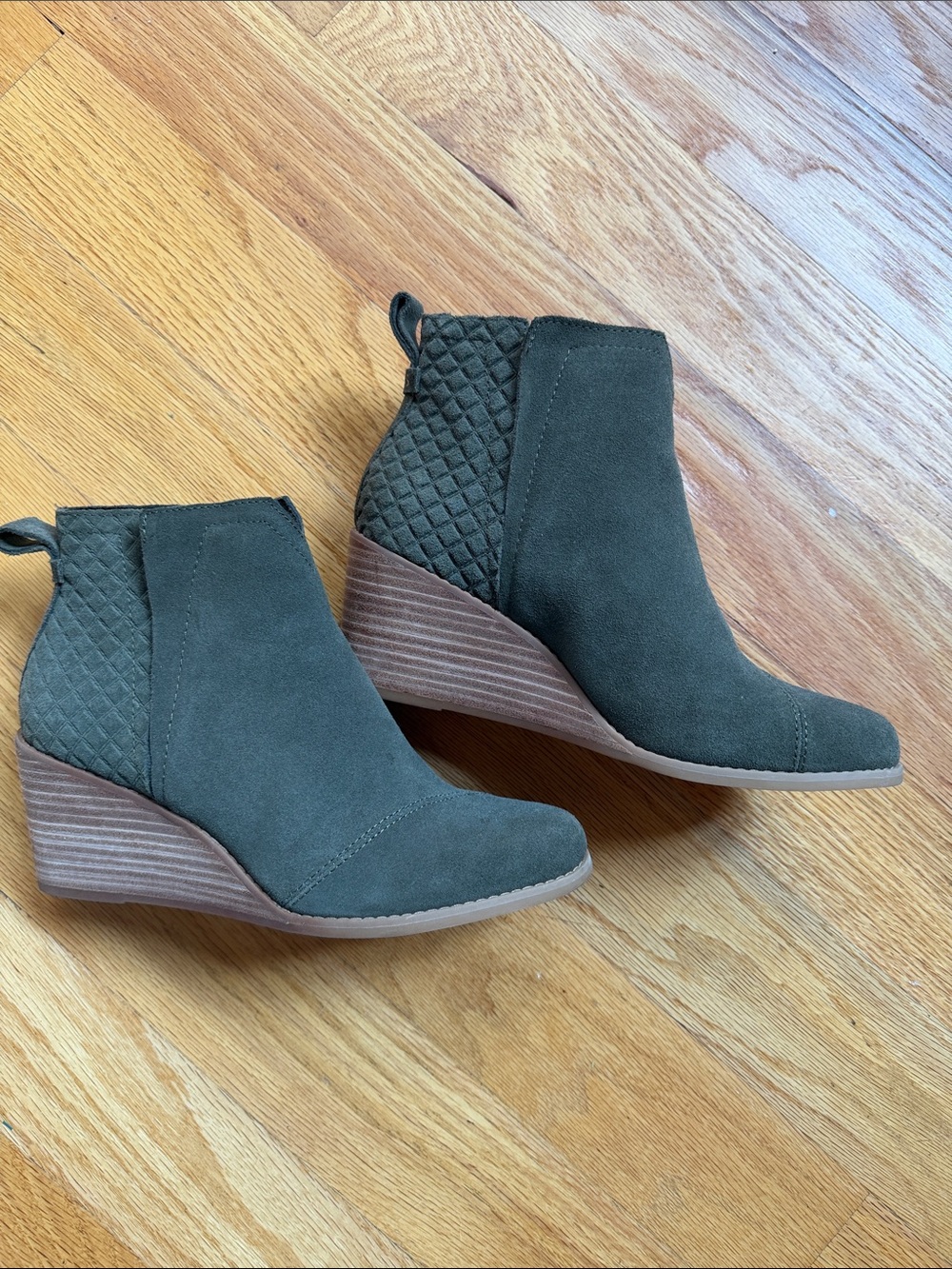 Toms Olive Suede Quilted Back Wedge Booties